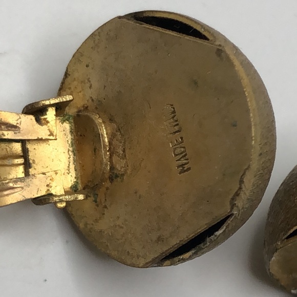 Brushed Gold Tone Spherical shape Clip on Earrings. VTG Italy - Picture 4 of 6